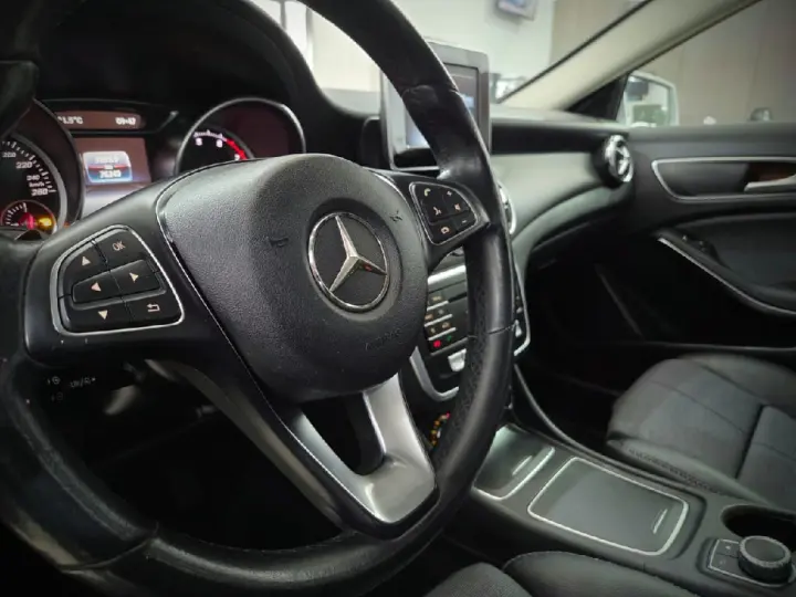 GLA 200 1.6 CGI STYLE 16V TURBO FLEX 4P AUTOMATICO