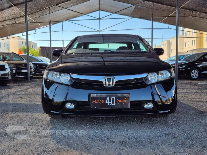 Civic 1.8 Lxs 16V Gasolina 4P Automático
