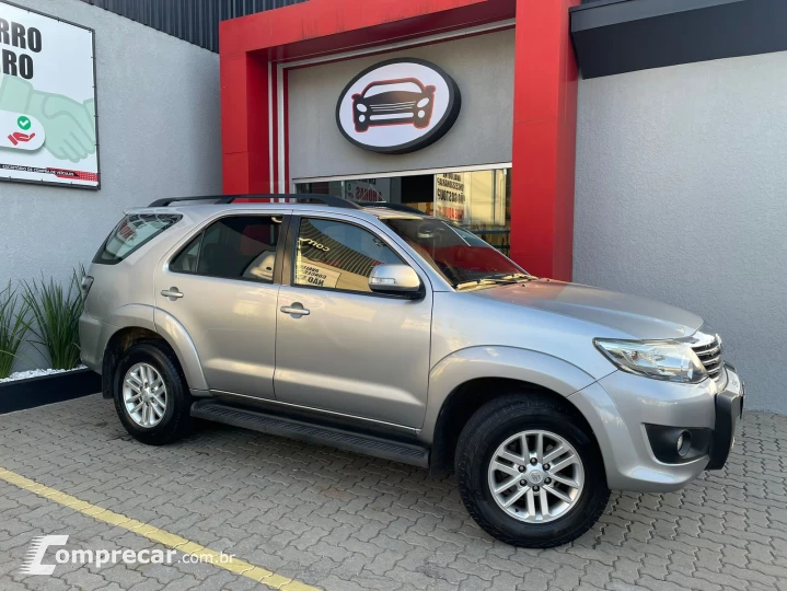 HILUX SW4 2.7 SR 7 Lugares 4X2 16V
