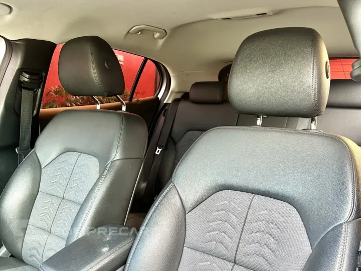 GLA 200 1.6 CGI FLEX STYLE 7G-DCT