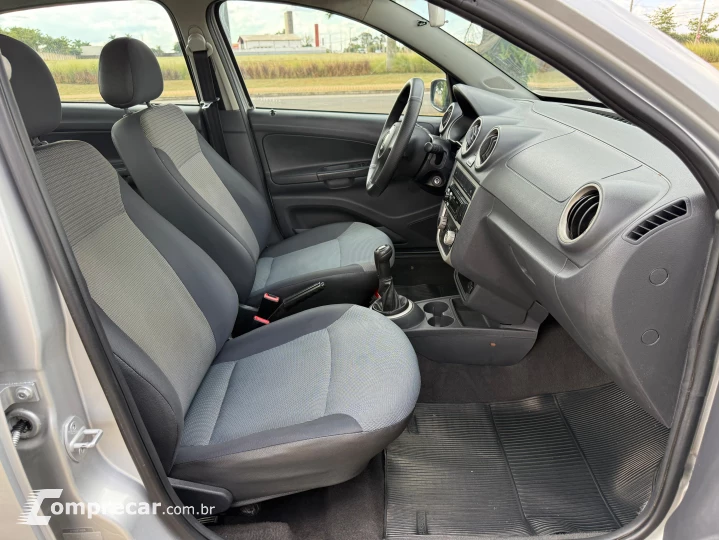 VOYAGE 1.0 12V MPI Totalflex