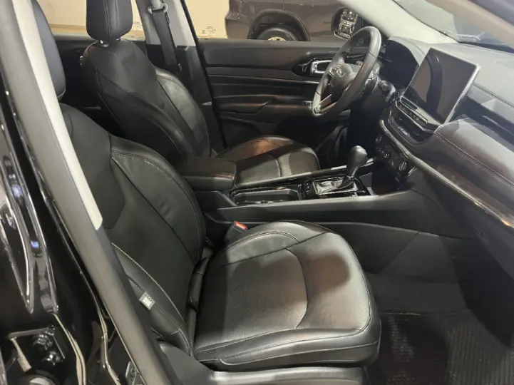 COMMANDER 1.3 T270 Turbo Limited