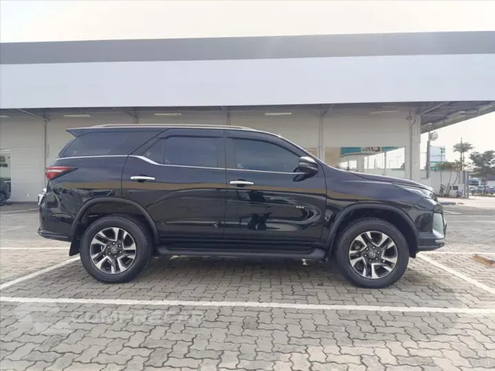 HILUX SW4 2.8 D-4D TURBO DIESEL SRX PLATINUM 7L 4