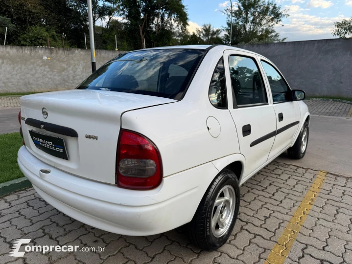 CORSA 1.0 MPFI Sedan 8V