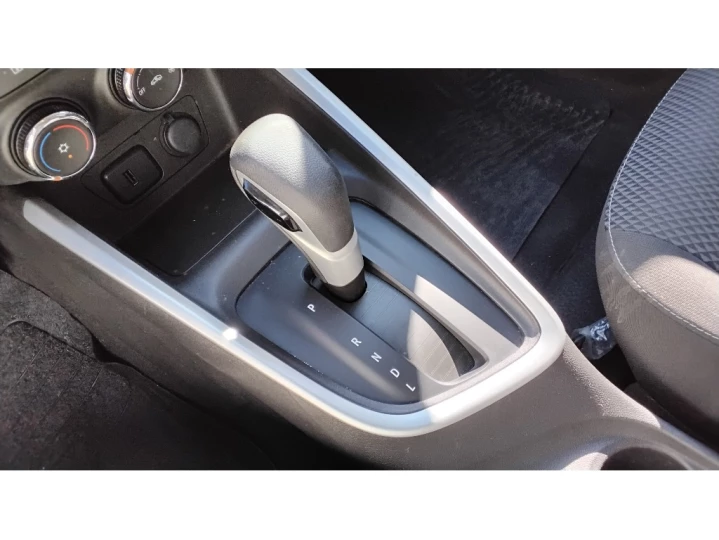ONIX 1.0 TURBO FLEX PLUS LT AUTOMÁTICO