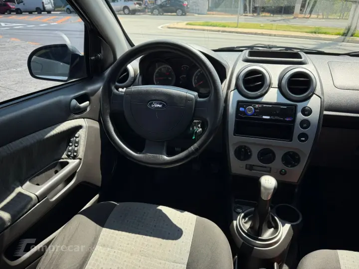 FIESTA 1.6 MPI Class Sedan 8V