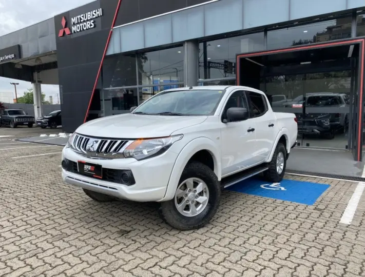 L200 TRITON 2.4 16V Turbo GLS CD 4X4