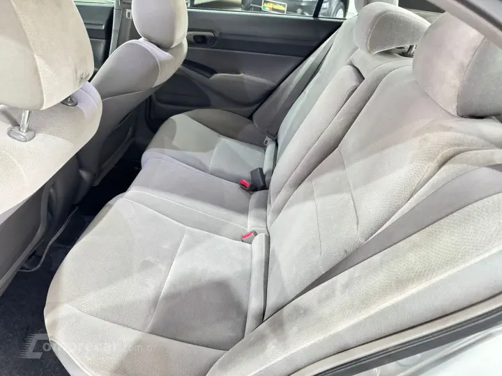 Civic 1.8 Lxs 16V Gasolina 4P Automático