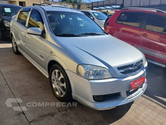 ASTRA HATCH - 2.0 MPFI ADVANTAGE 8V 4P MANUAL