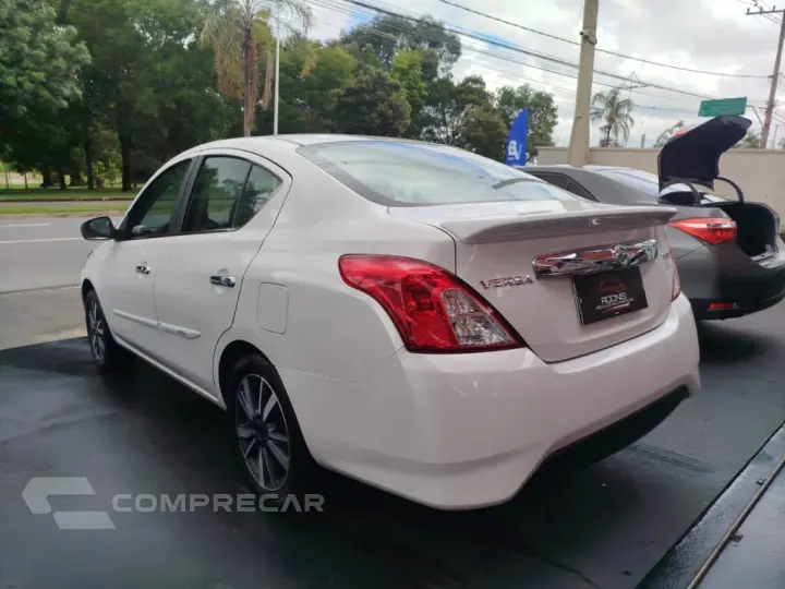 VERSA SL 1.6 16V FlexStart 4p Aut.