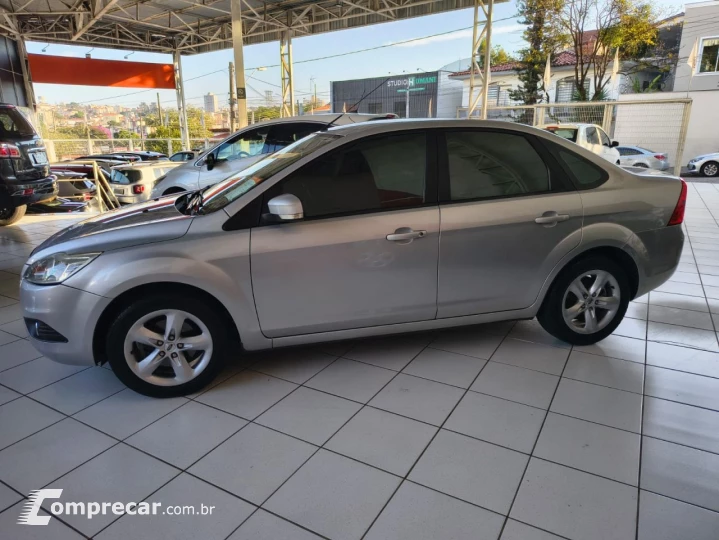Focus Sedan 2.0 16V 4P GLX AUTOMÁTICO