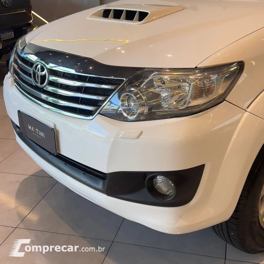 Hilux SW4 SRV D4-D 4x4 3.0 TDI Dies. Aut