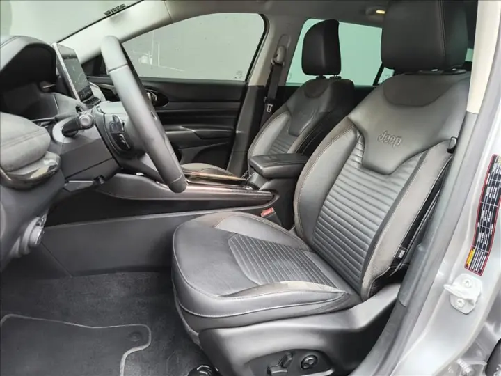 COMMANDER 1.3 T270 Turbo Limited