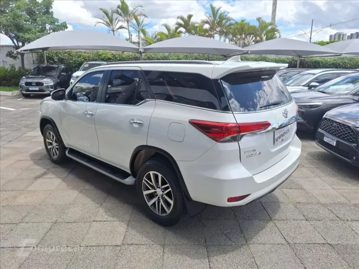 HILUX SW4 2.8 SRX 4X4 7 LUGARES 16V TURBO INTERCO