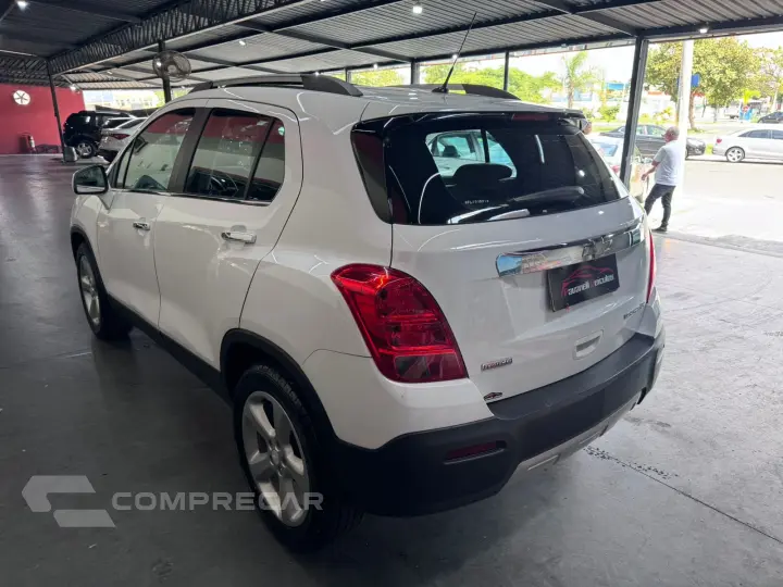 Tracker 1.8 LTZ com teto solar