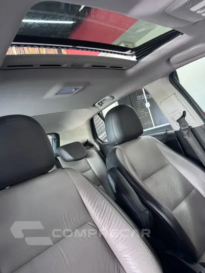 Tracker 1.8 LTZ com teto solar