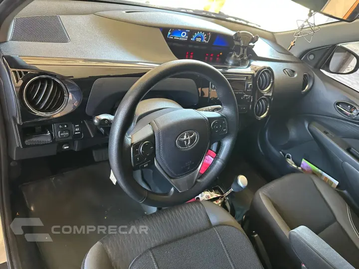 Etios Hatch 1.5 16V 4P FLEX XS AUTOMÁTICO