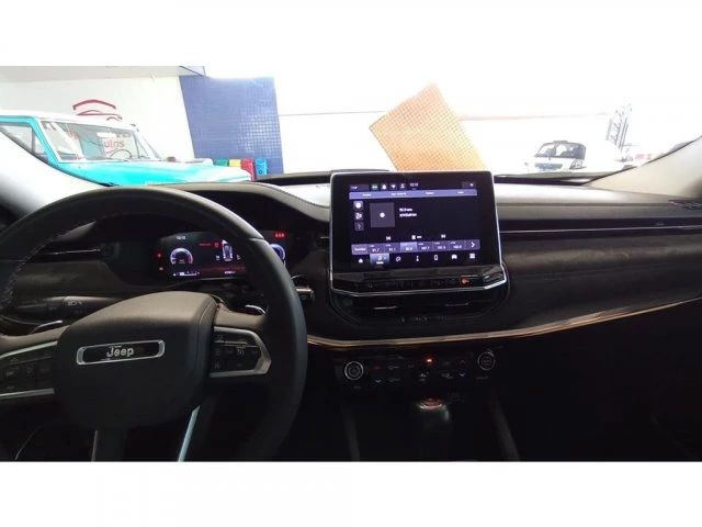 COMMANDER - 1.3 T270 TURBO LIMITED AT6