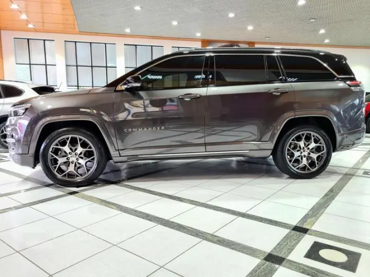 COMMANDER OVERLAND T270 1.3 TB FLEX AUT