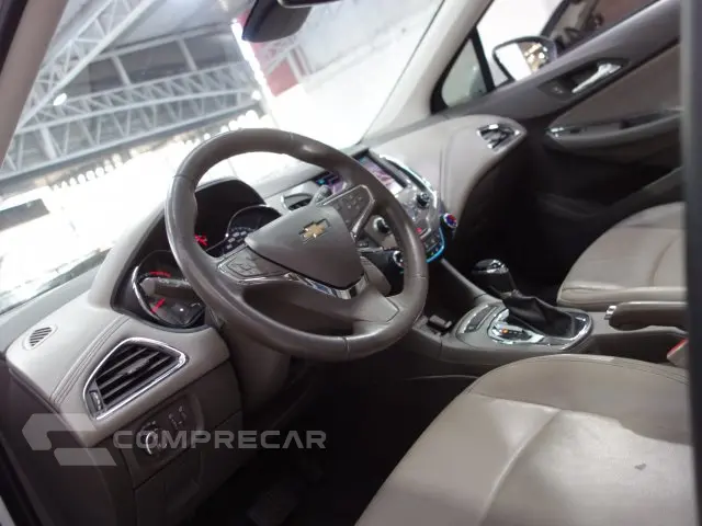 CRUZE HATCH - 1.4 TURBO SPORT6 LTZ 16V 4P AUTOMÁTICO