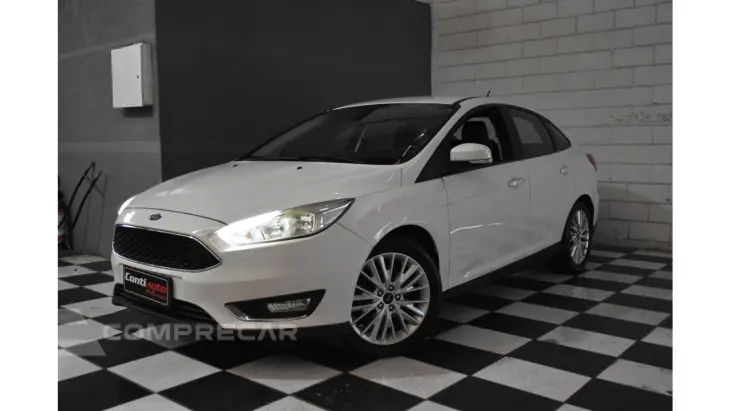 FOCUS SEDAN - 2.0 SE 16V 4P POWERSHIFT