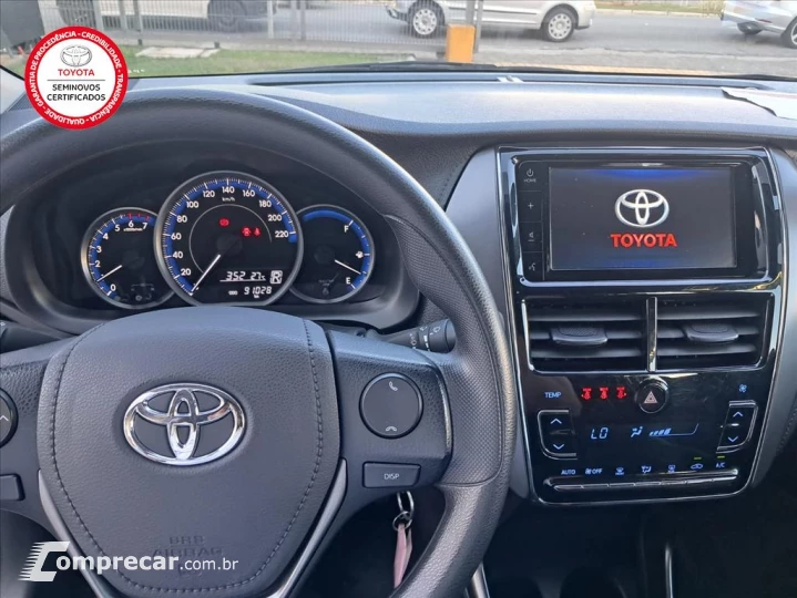 YARIS 1.5 16V FLEX SEDAN XL LIVE MULTIDRIVE