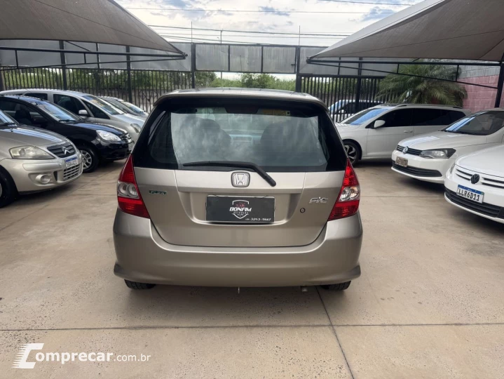Fit 1.4 16V 4P LX FLEX