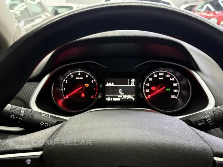ONIX 1.0 Turbo Plus LT