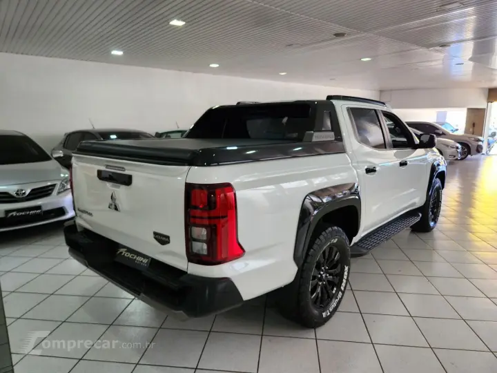 Triton  2.4 KATANA BITURBO DIESEL CABINE DUPLA 4X4 AUTOMÁTIC