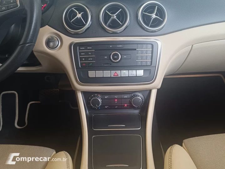 GLA 200 1.6 CGI STYLE 7G-DCT