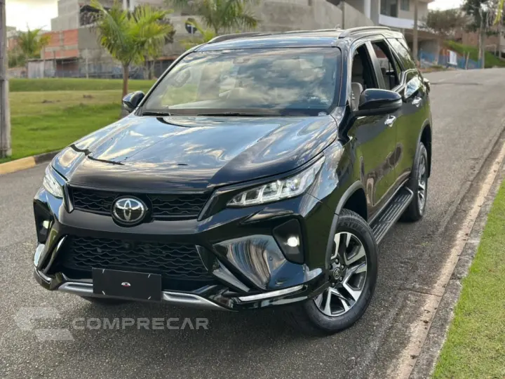 HILUX SW4 2.8 D-4D TURBO DIESEL DIAMOND 7L 4X4 AUTOMÁTICO