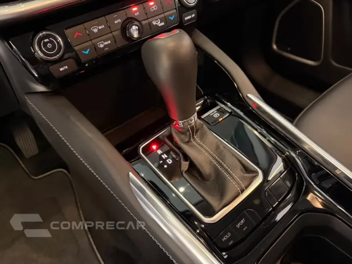 COMMANDER 1.3 T270 TURBO FLEX LONGITUDE AT6