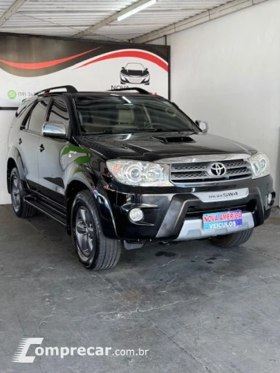 Hilux SW4 SRV D4-D 4x4 3.0 TDI Dies. Aut