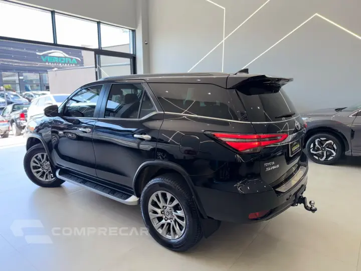 HILUX SW4 2.8 D-4d Turbo SRX 7L 4X4
