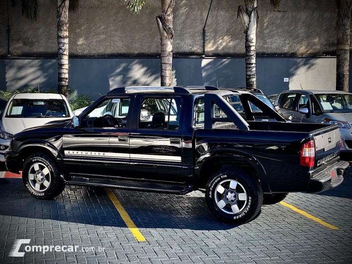 S10 2.4 MPFI Executive 4X2 CD 8V