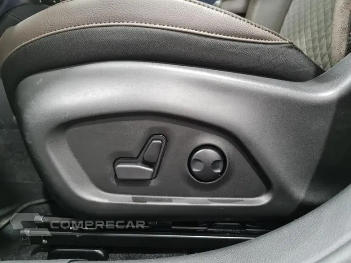 Commander Overl. 2.2 TD 4x4 Diesel Aut.