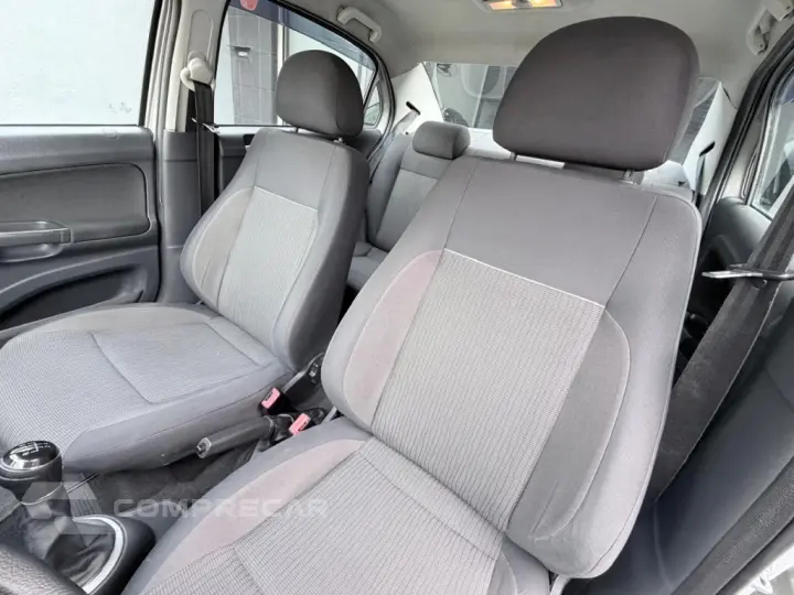 VOYAGE 1.6 MI 8V FLEX 4P MANUAL