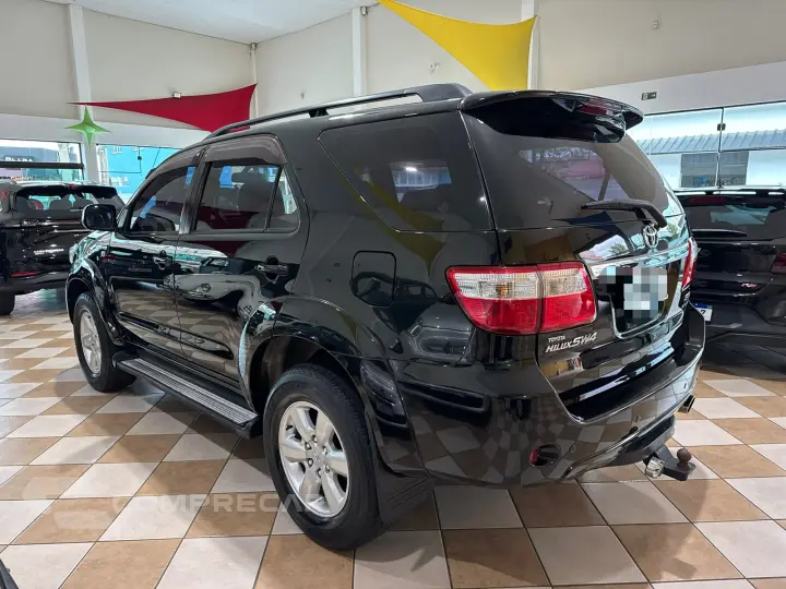 HILUX SW4 3.0 SRV 4X4 7 Lugares 16V Turbo Intercooler