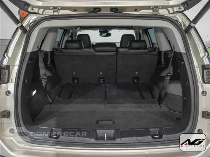 COMMANDER 1.3 T270 Turbo Limited