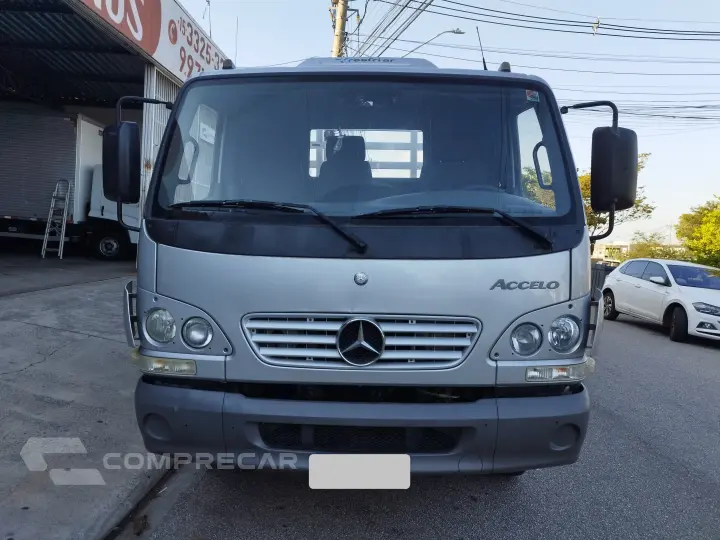 Accelo 915C + Carroceria