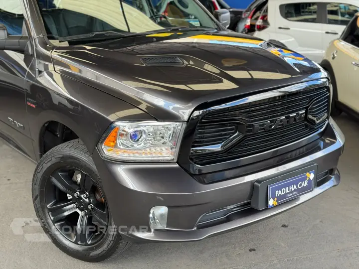 CLASSIC LARAMIE NIGHT ED. 5.7 4X4 Aut.