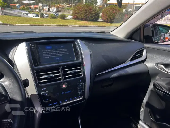 YARIS 1.5 16V Sedan XS Connect