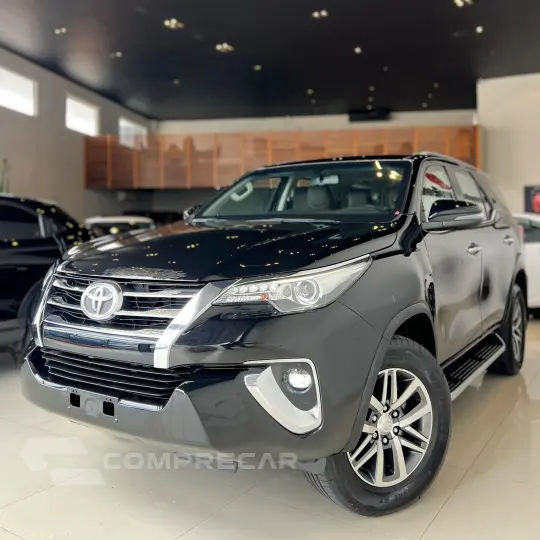 HILUX SW4 2.8 SRX 4X4 7 Lugares 16V Turbo Intercooler