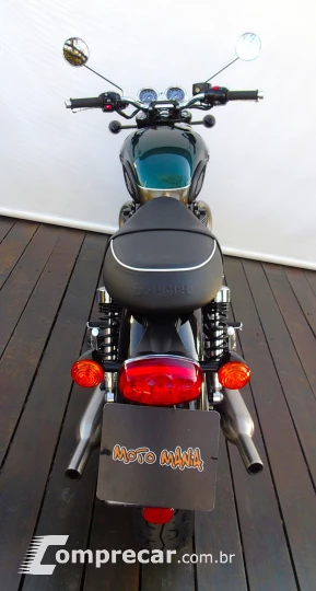 TRIUMPH BONNEVILLE T100 900