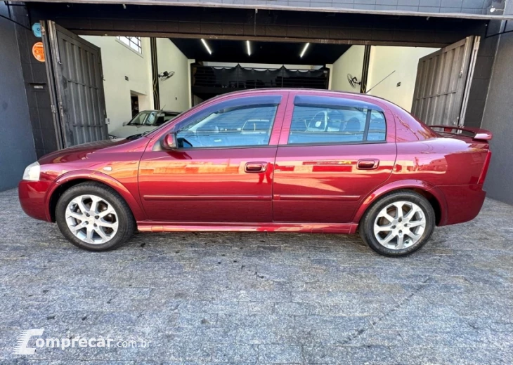 ASTRA 2.0 MPFI Advantage Sedan 8V