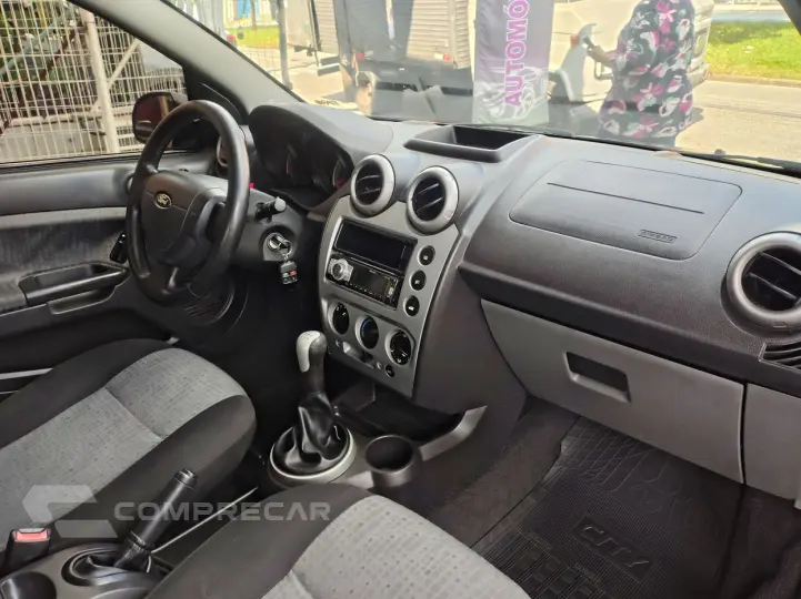 FIESTA 1.6 ROCAM SE SEDAN 8V