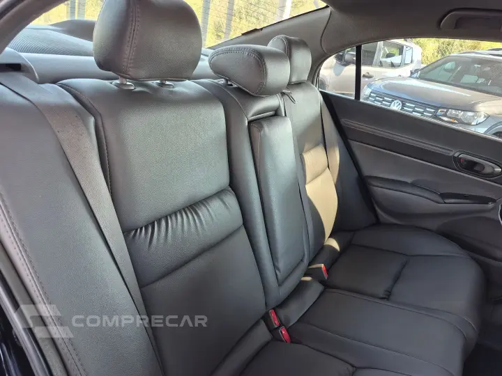 Civic 1.8 Lxs 16V Gasolina 4P Automático