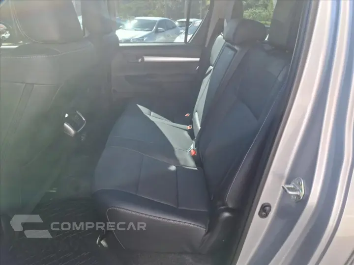 HILUX 2.8 D-4D TURBO DIESEL CD SRX 4X4 AUTOMÁTICO