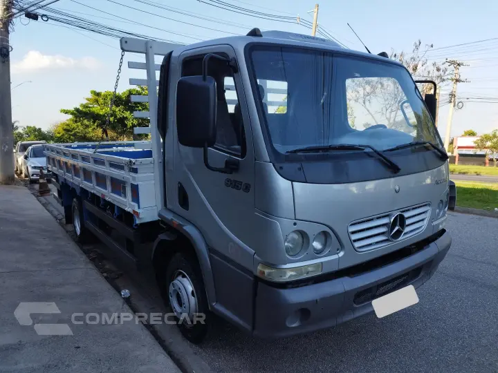 Accelo 915C + Carroceria