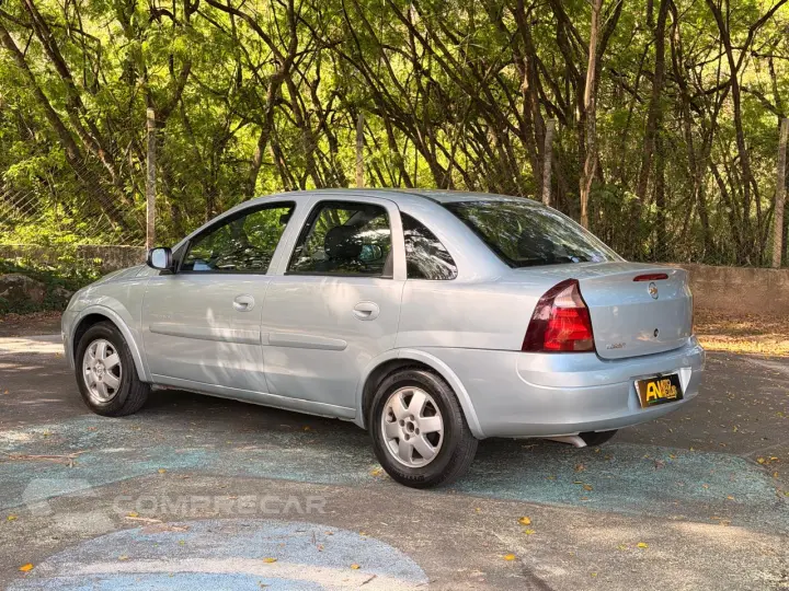 CORSA 1.4 MPFI Premium Sedan 8V